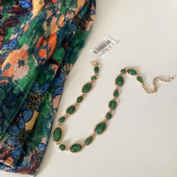 Southern Living Brushed Gold Tone Jade Green Resin Cab 16 Inch Necklace - Picture 5 of 14
